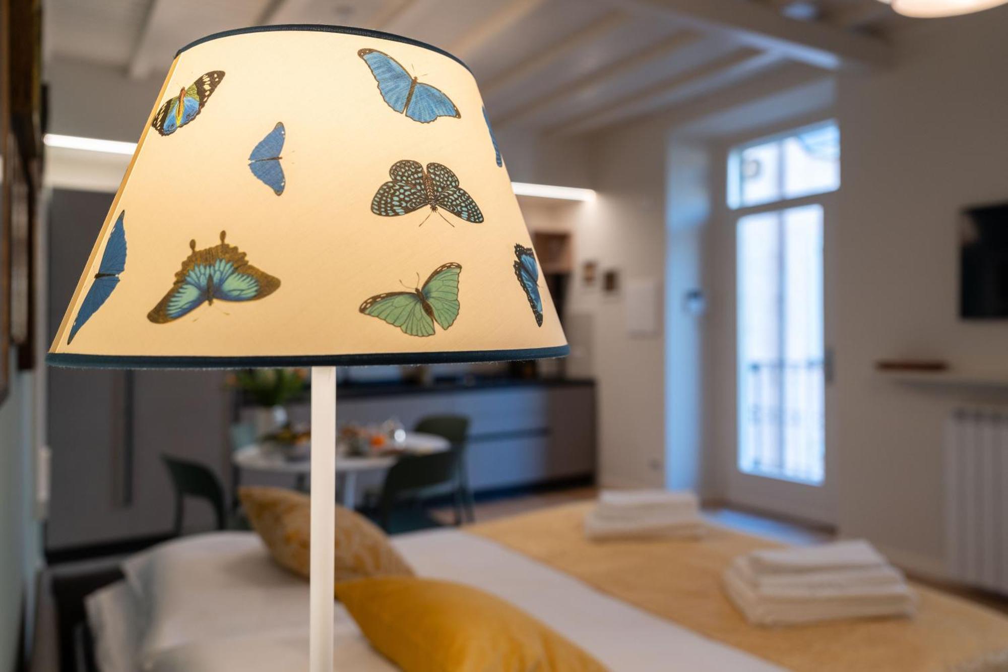 La Farfalla Blu - Boutique Apartment ベルガモ エクステリア 写真